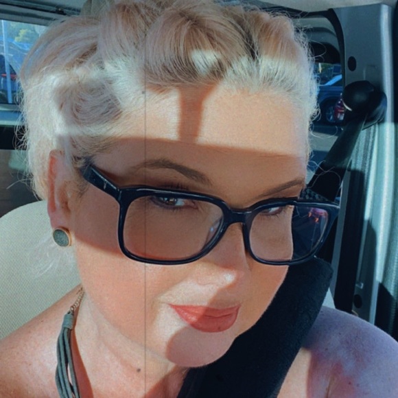 Meet your Posher, Kerry - Picture 1 of 8